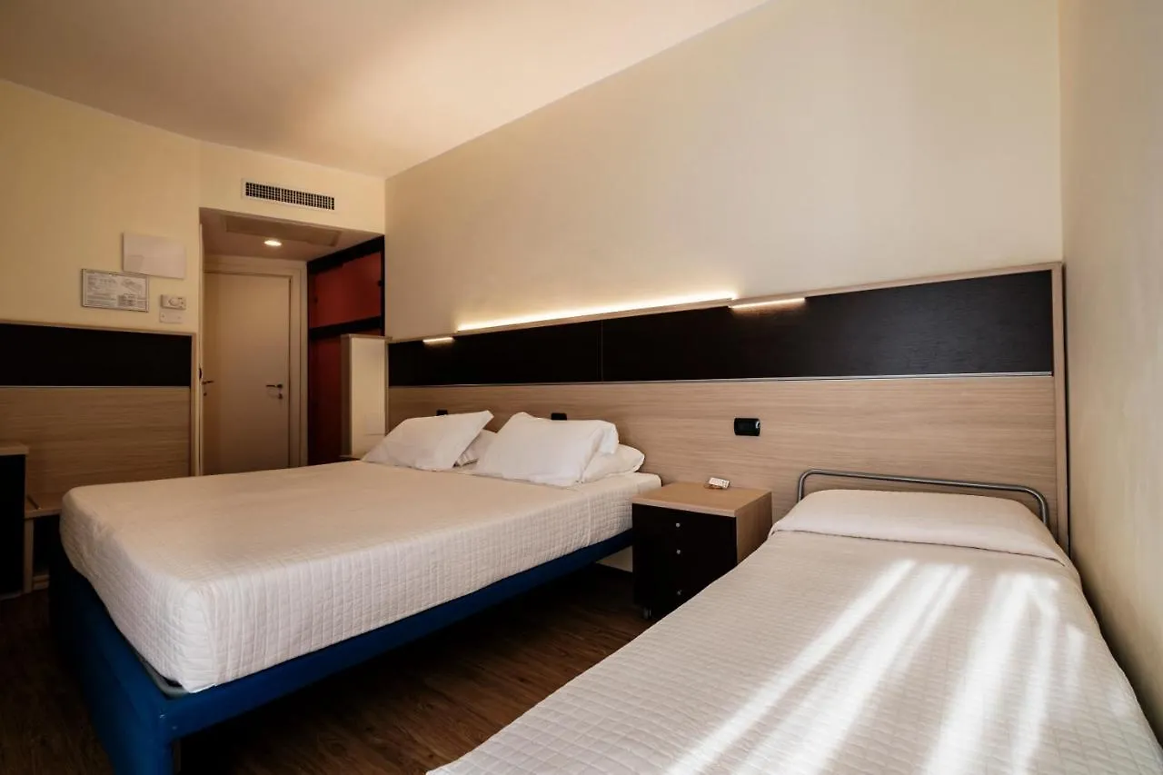Hotel Augustus Riccione 4*,  Itália