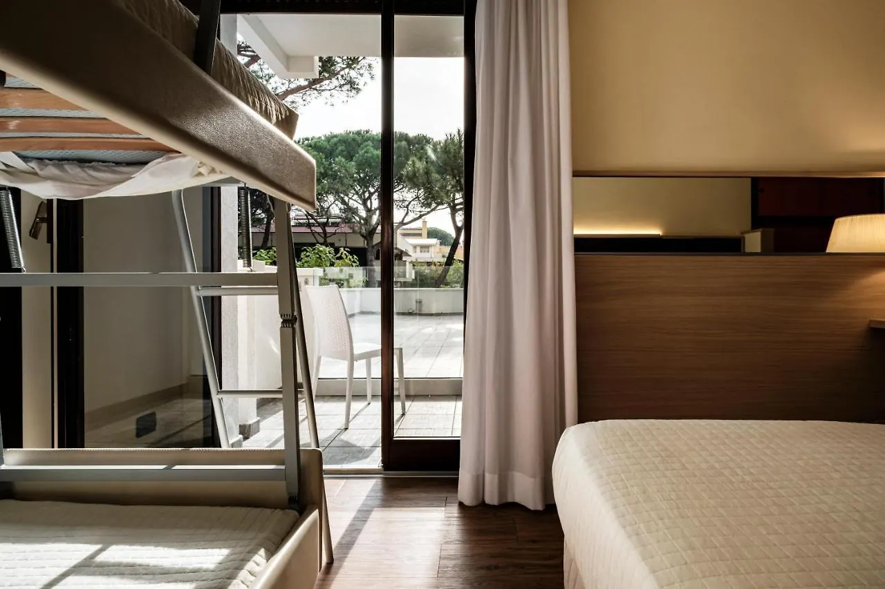 Hotel Augustus Riccione 4*,  Itália