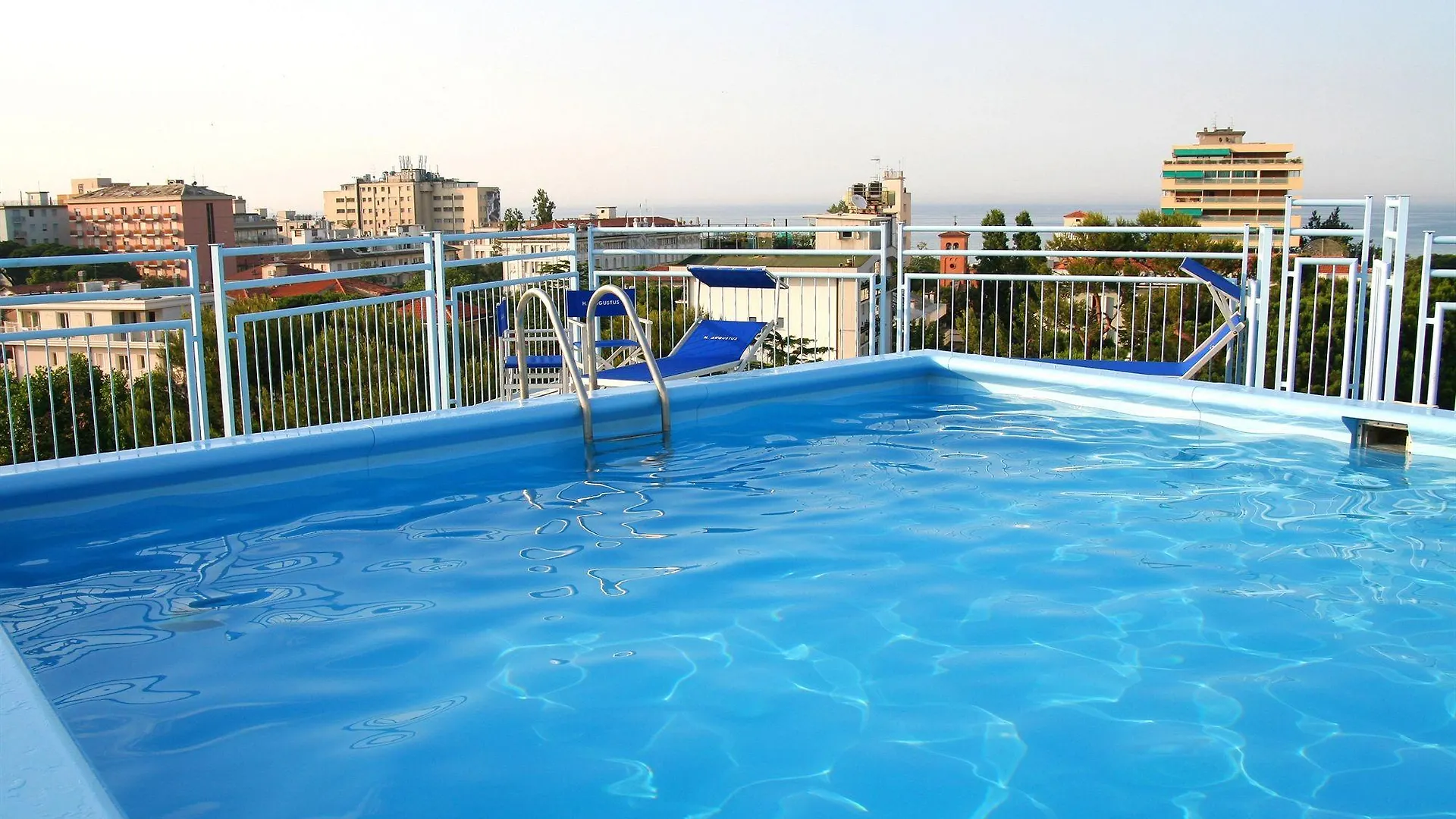 Hotel Augustus Riccione 4*,  Itália