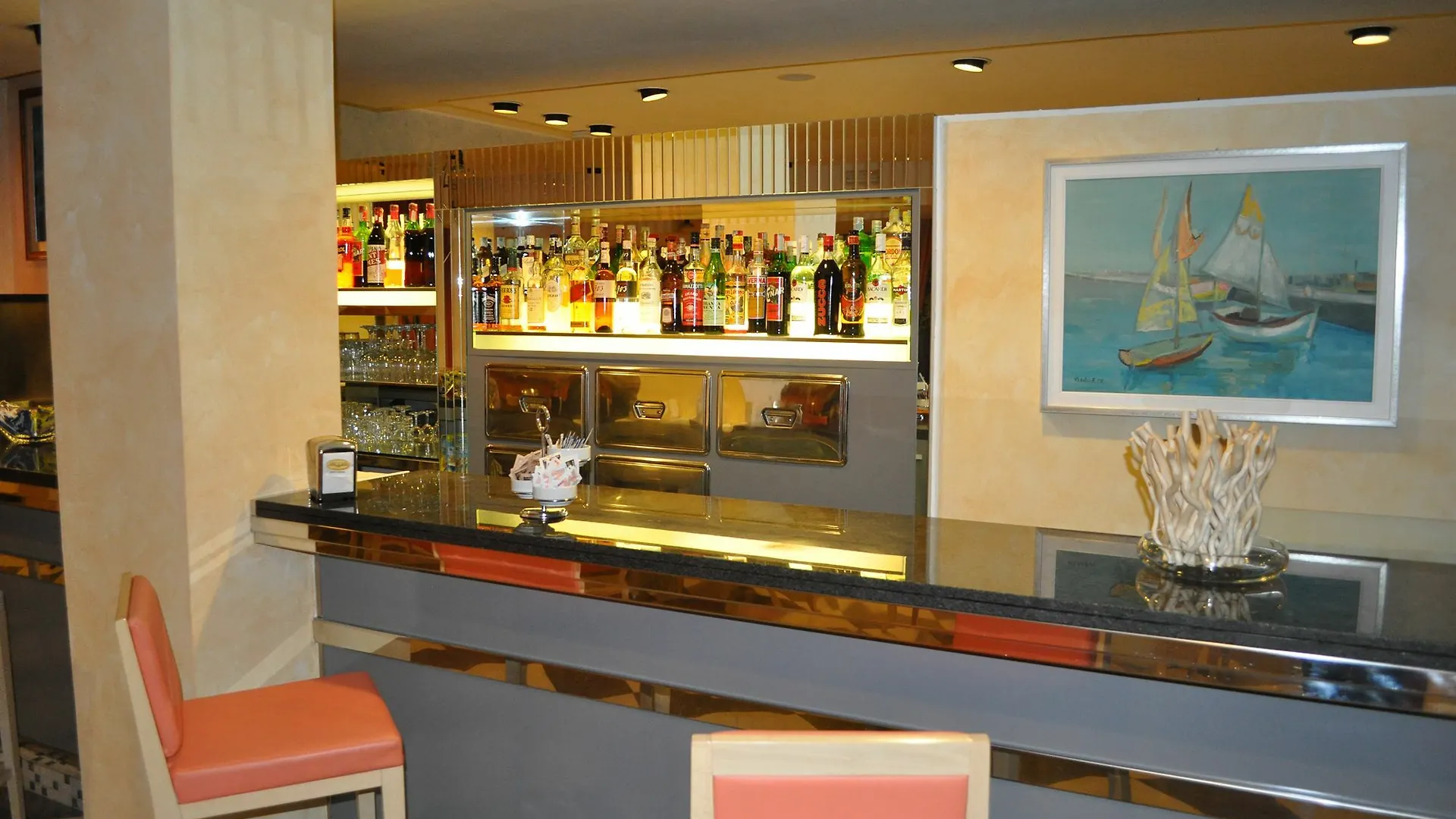 Hotel Augustus Riccione 4*,