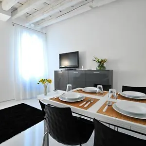 Venetian Apartment Venice
