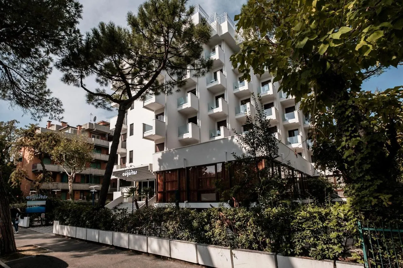 Hotel Augustus Riccione 4*,